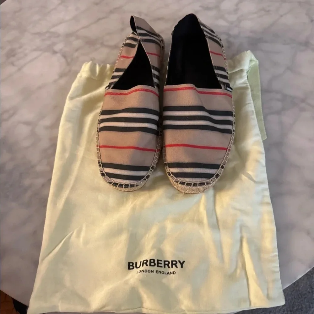 Authentic Burberry espadrilles 42 NWOB